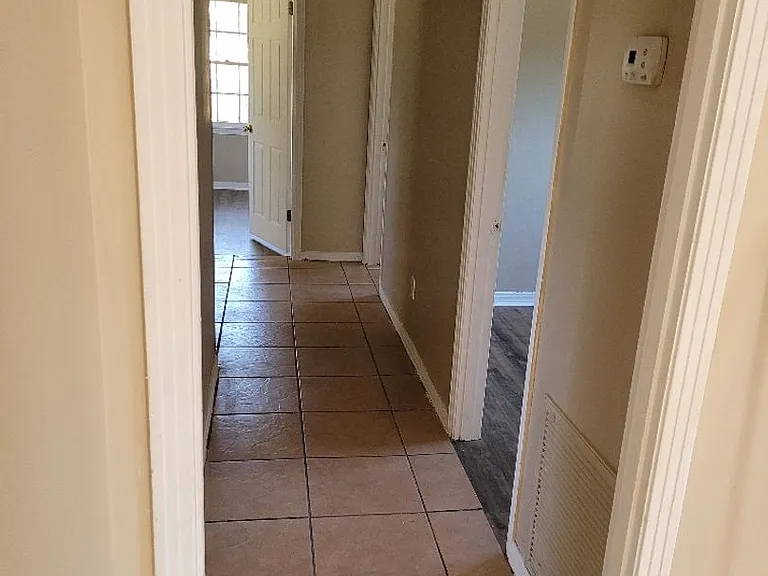 3910 W Charmaine Cir — Photo 4