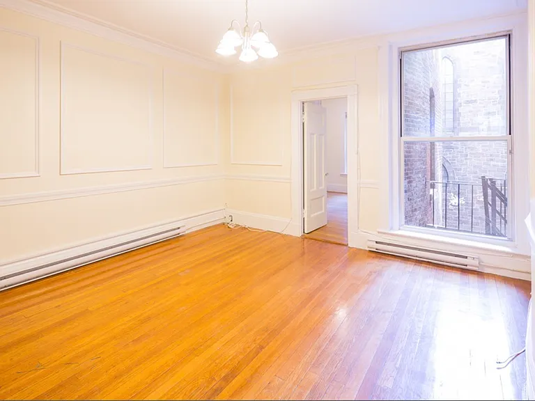 154 Newbury St #2AR — Photo 2
