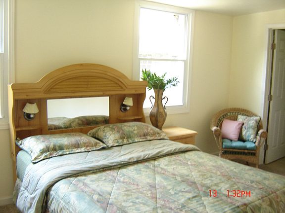 Master Suite w/private bath