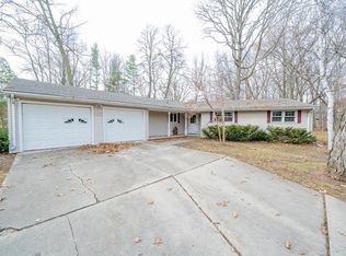 2850 Timber Ln, Ashwaubenon, WI 54313