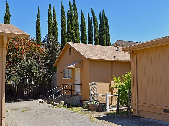 4th image of 420 S Franklin Street