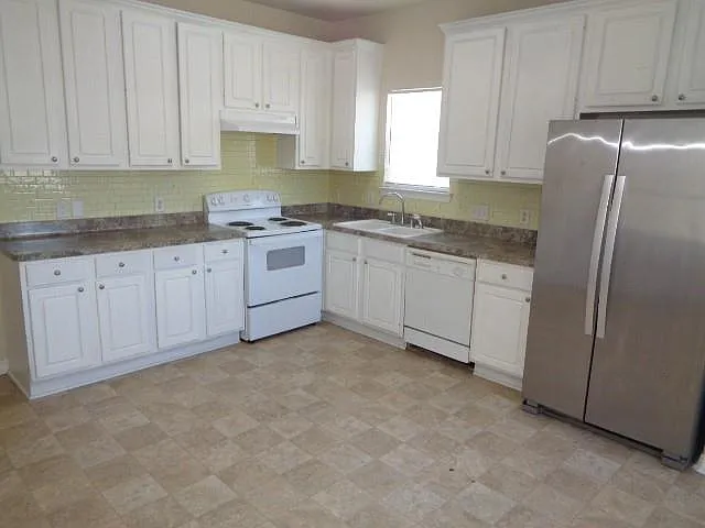 21406 Berry Vine St — Photo 10
