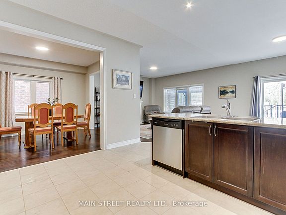 3rd image of 42 Prosser Cres