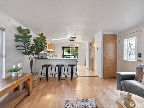 4th image of 20403 9th Avenue E #23