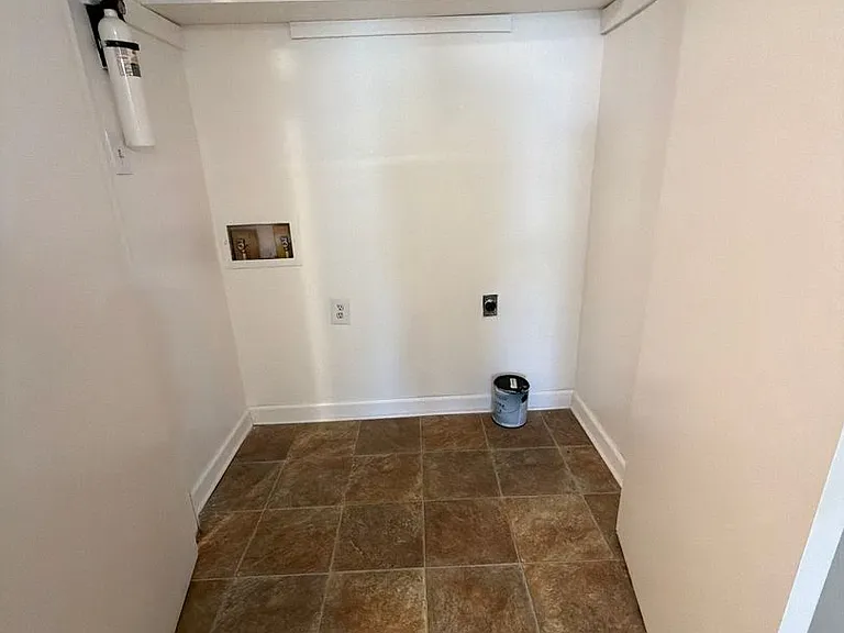 37-39 Rushwood Dr — Photo 9