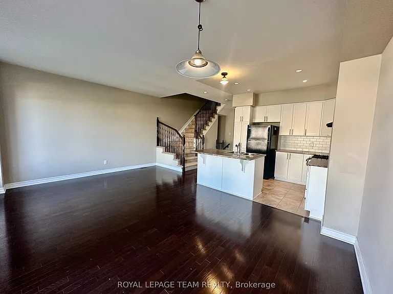 940 Cobble Hill Dr — Photo 2