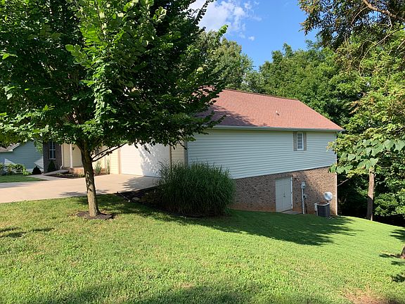 4th image of 310 Post Oak Dr