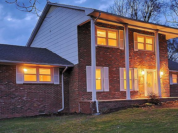 3rd image of 5689 Tanglewood Dr