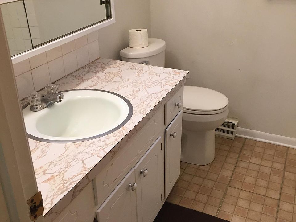 1st image of 3367 Hiwood Ave