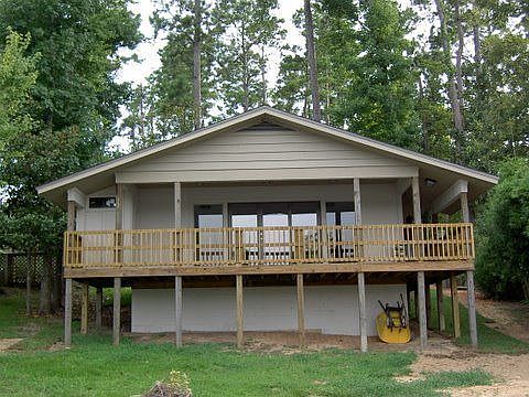 1st image of 220 Sherwood Forest Dr