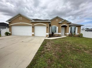 132 SW 10th Pl, Cape Coral, FL 33991