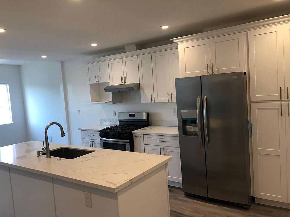 1st image of 212 Silliman St #212