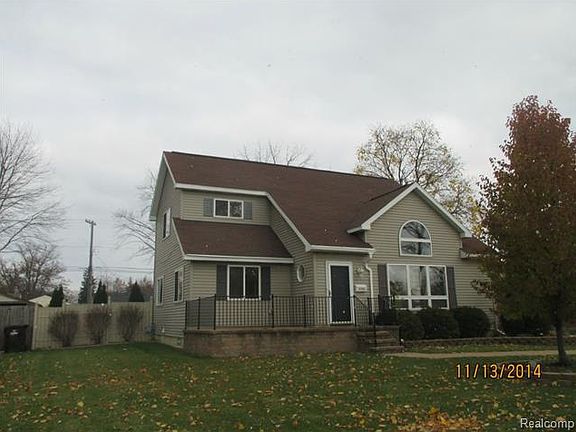 2nd image of 30506 Hennepin St