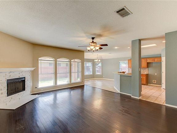 2nd image of 1107 Boerne Dr