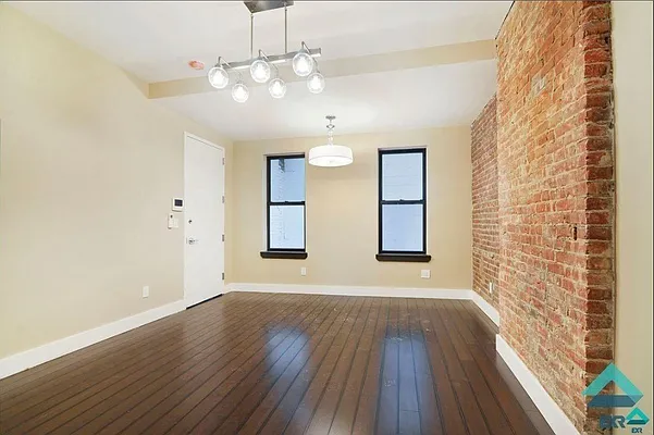 Rented by EXR | media 16