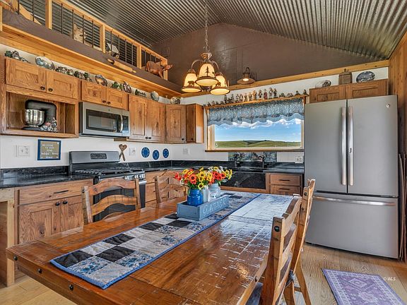 5th image of 535 Brittany Rd