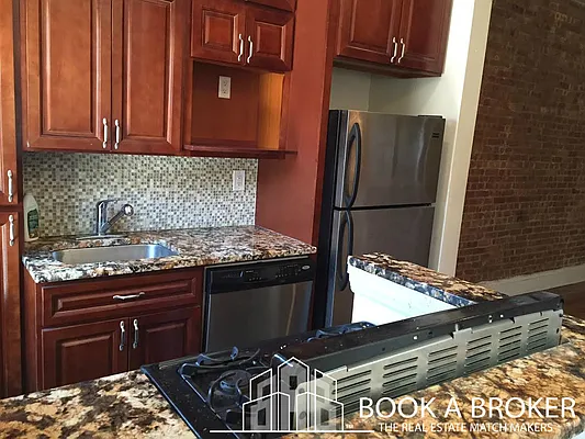 Rented by Book A Broker | media 9