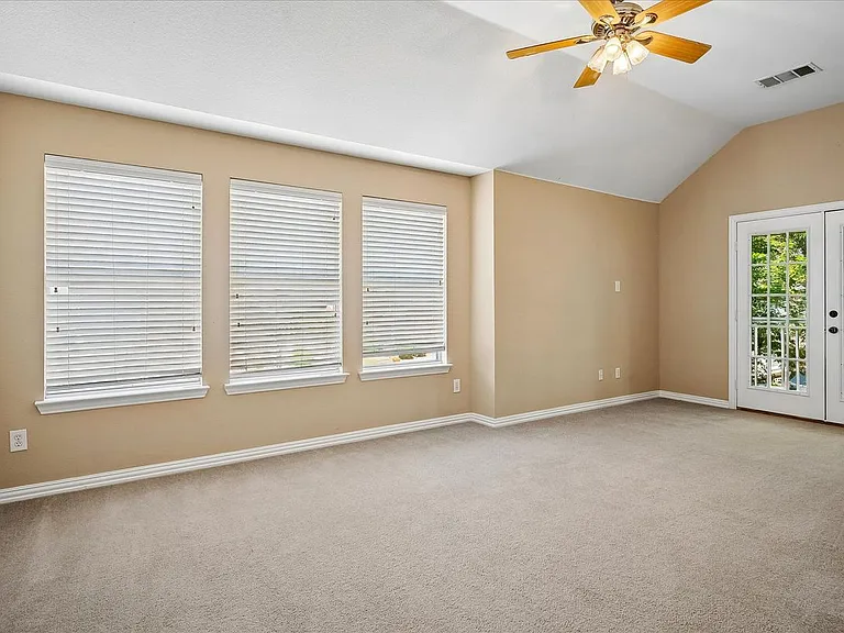 2413 Aberdeen Ave — Photo 9