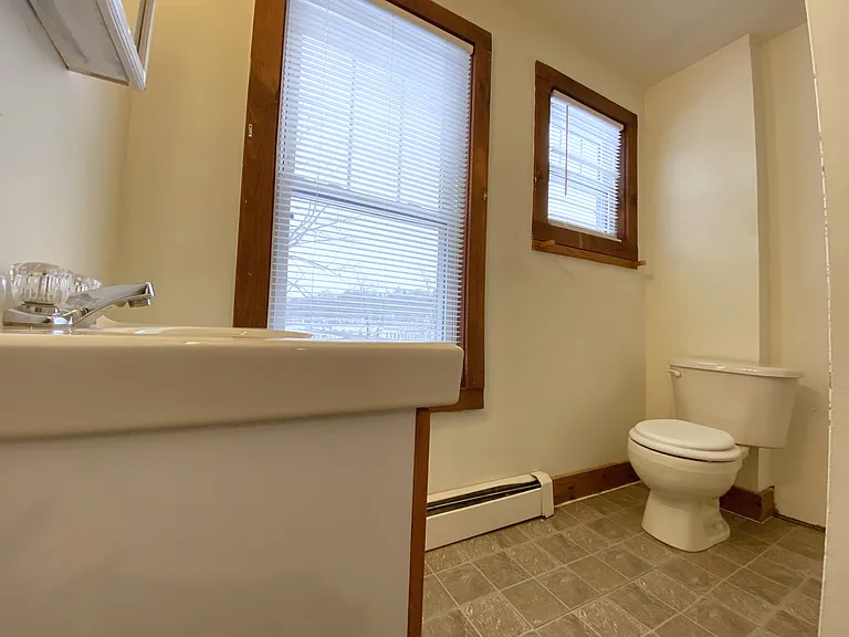 11-17 Sanborn St #15 — Photo 9