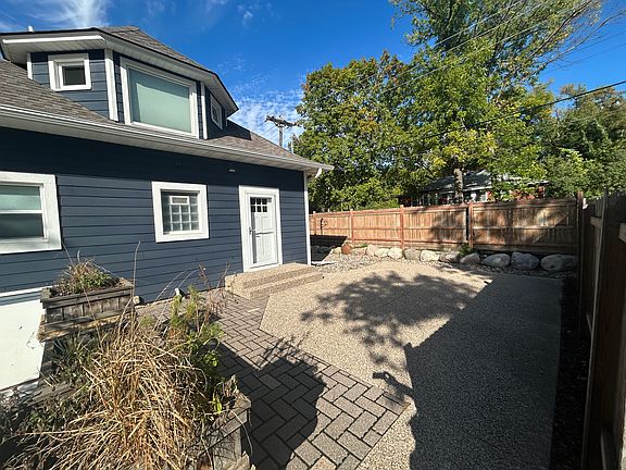 4th image of 25525 Smithtown Rd