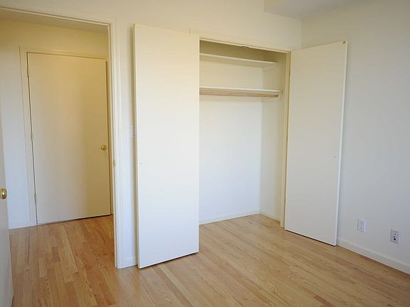 4th image of 506 Washington Ave APT 302