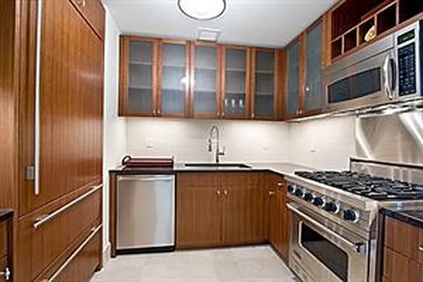 Rented by Douglas Elliman | media 19