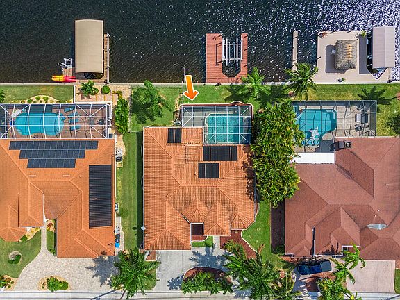 4th image of 708 Cape Coral Pkwy W