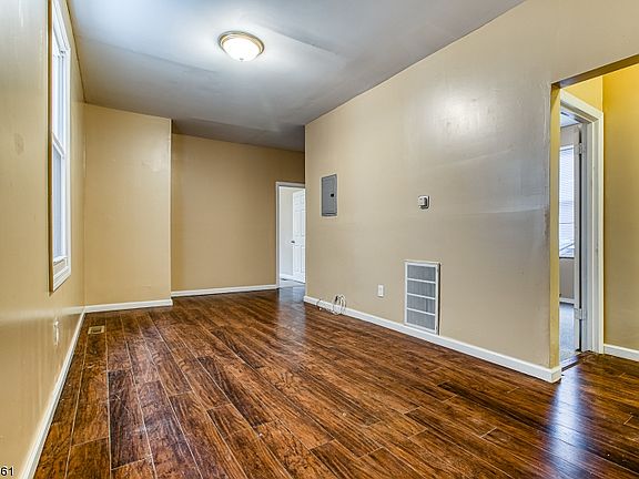 3rd image of 45 Eaton Pl #1