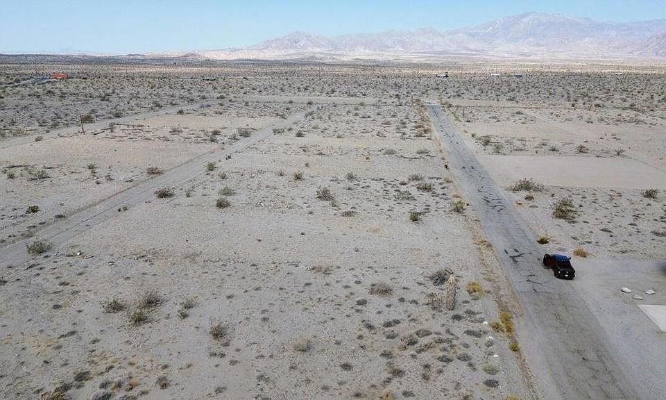 2nd image of 1561 Desert Air Ave