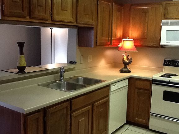 3rd image of 7711 Wilmington Dr