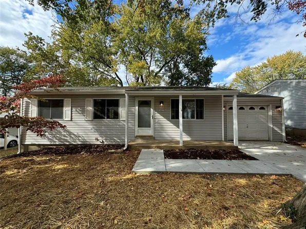 4817 Cherry Blossom Ln, Hazelwood, MO 63042