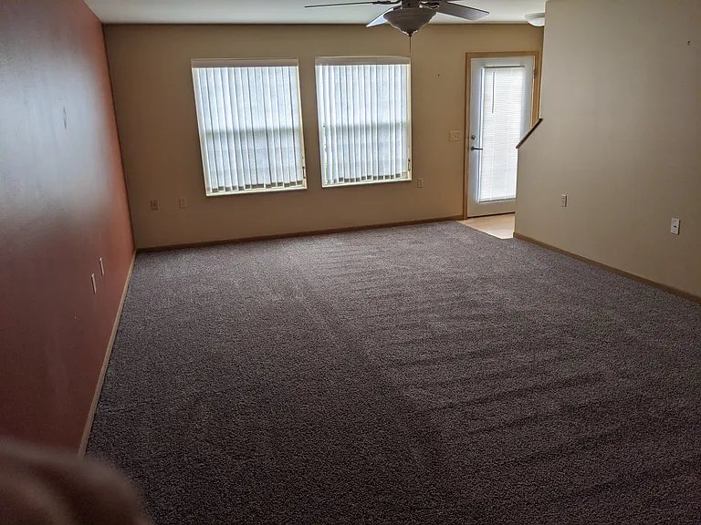 5733 Lexington St — Photo 6