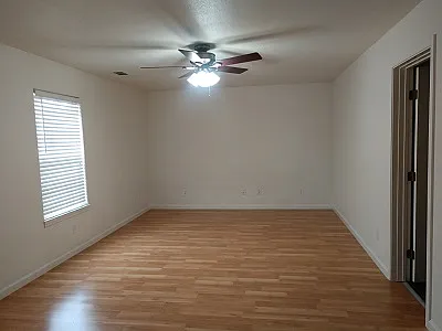 1407 N Cherry St — Photo 17