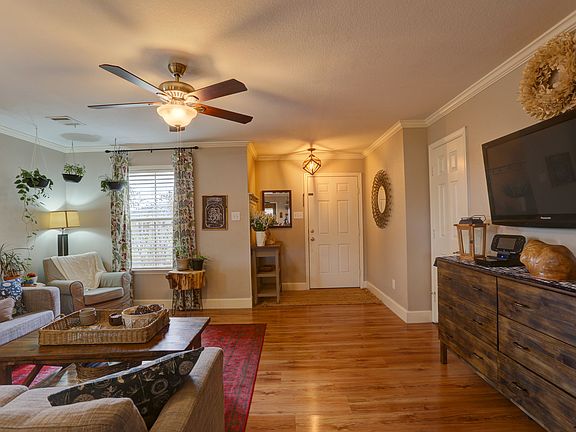 4th image of 303 Coles Creek Dr