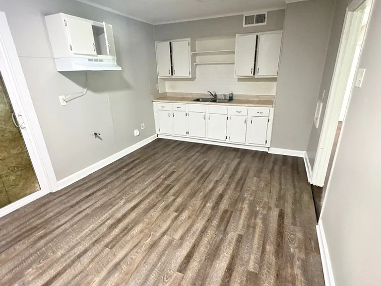 447 Delta Rd — Photo 5