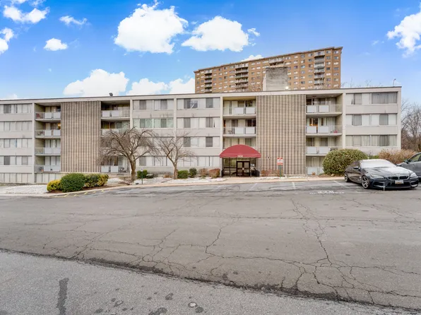 1832 Metzerott Rd APT 301, Adelphi, MD 20783