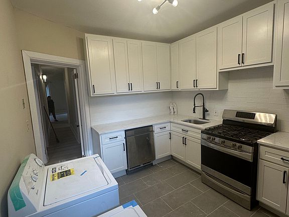 5th image of 2220 Nebraska Ave #2F