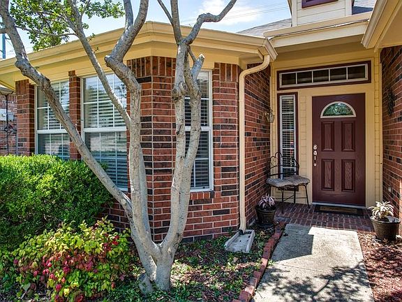 4th image of 2074 Belvedere Dr