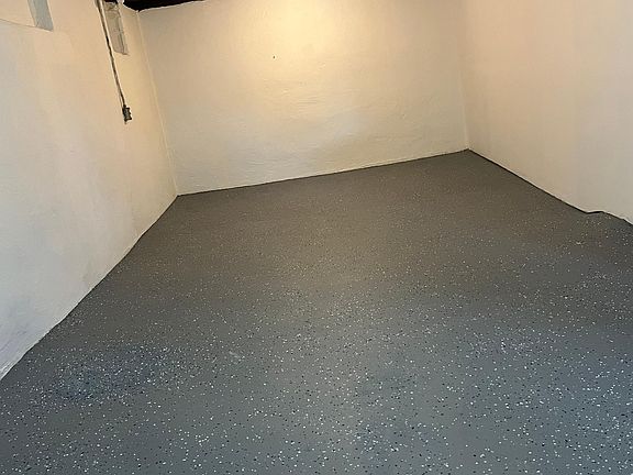 5th image of 397X Randall St
