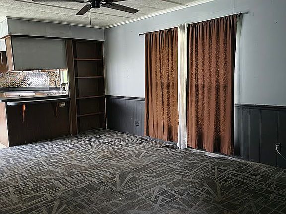 3rd image of 59 W Iris St