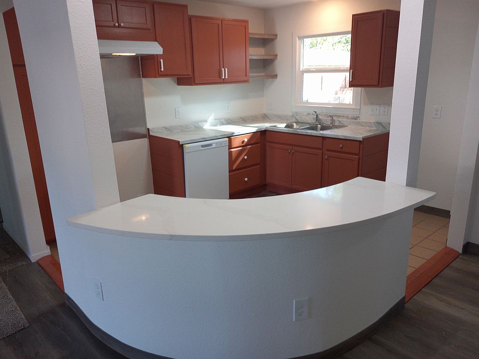 Open concept, counter Kitchen