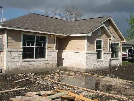 2nd image of 1014 GRAND RIVER DR