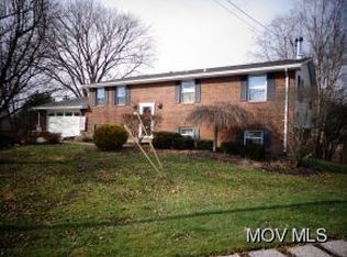 110 Summerset Dr, Marietta, OH 45750