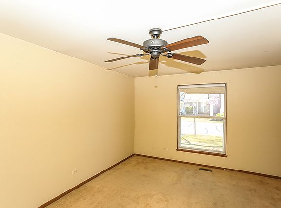 5th image of 255 W Cherrywood Dr