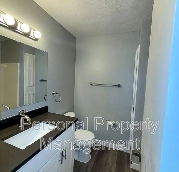 14008 NE 10th St — Photo 11
