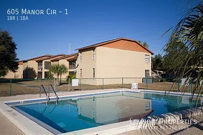 605 Manor Cir #1 — Photo 3