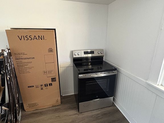 2nd image of 33 Eller Ave Unit 2