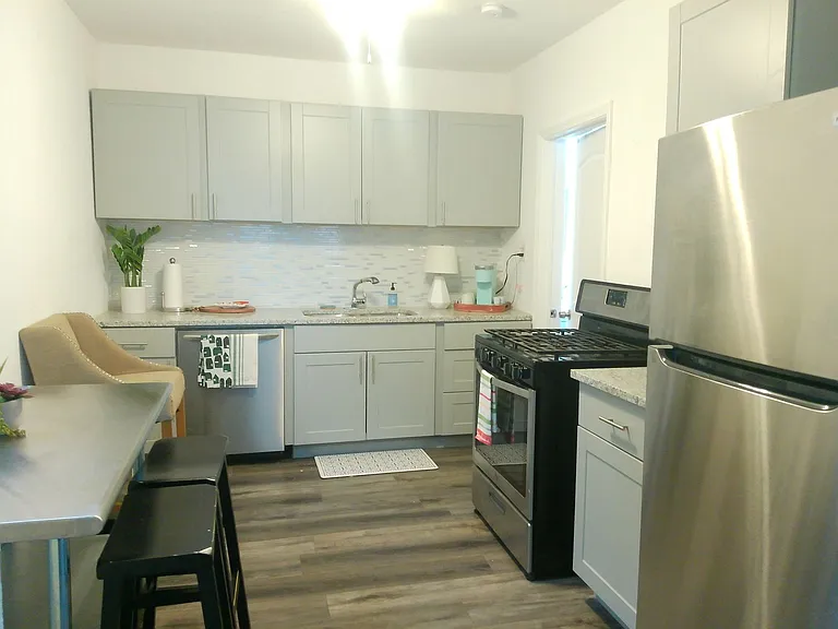 410 Indiana Ave — Photo 15