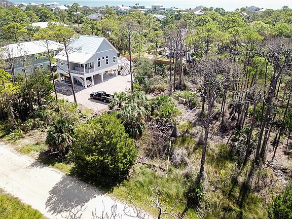 3rd image of 1016 W Bayshore Dr