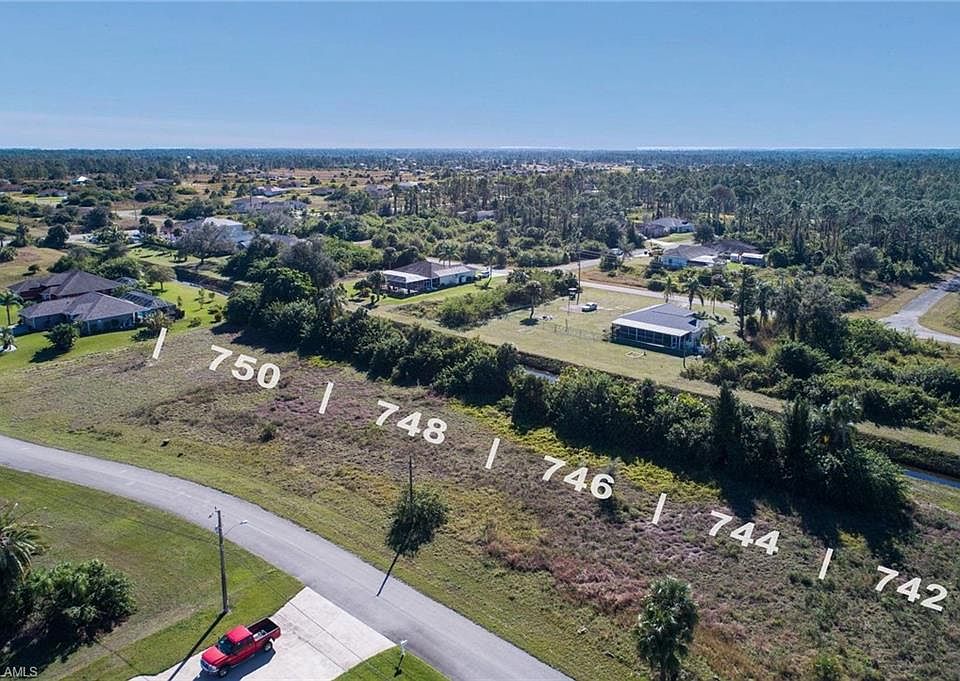 1st image of 748 Mirror Lakes Dr